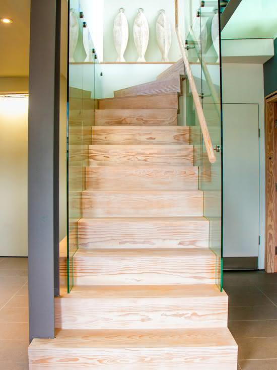 mẫu thiết kế cầu thang gỗ đẹp 16