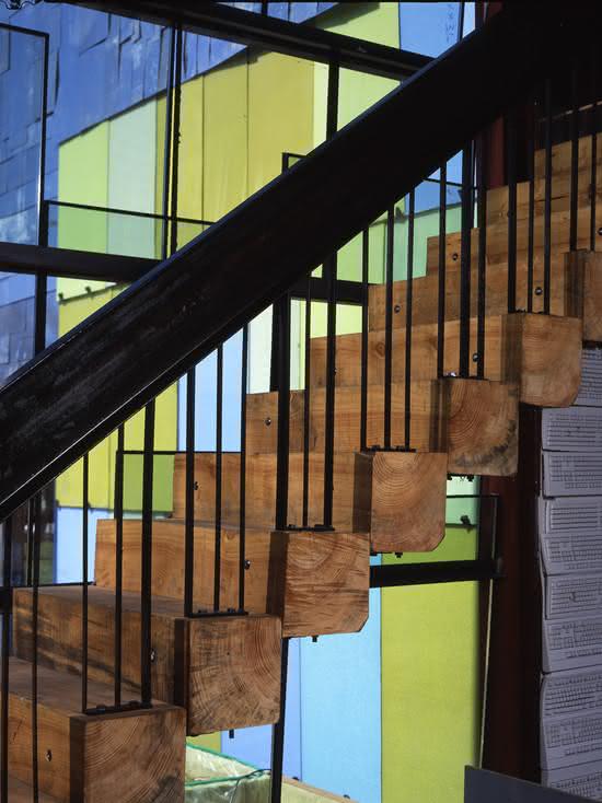 mẫu thiết kế cầu thang gỗ đẹp 31