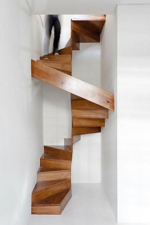 mẫu thiết kế cầu thang gỗ đẹp 62