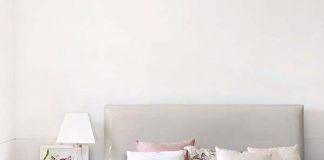 Chăn lông màu tím tạo điểm nhấn cho phòng ngủ