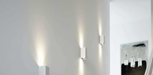 đèn led kiểu hộp trang trí cầu thang