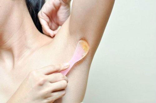 Wax lông nách để triệt lông có tốt không? - B-Blowing Việt Nam