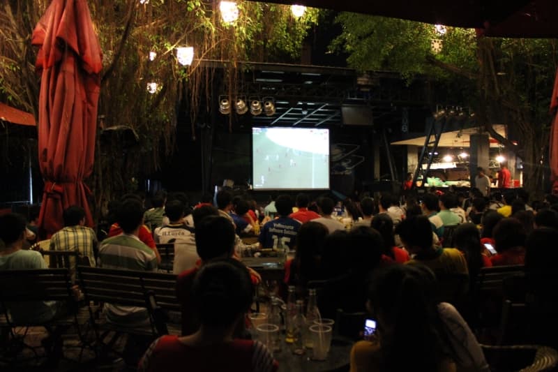 Những địa điểm xem bóng đá trên màn hình lớn tốt nhất ở Nha Trang - An Nam Tour