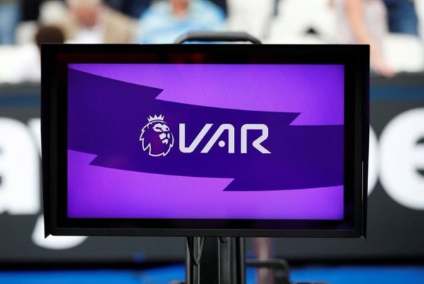 VAR là gì? Hướng dẫn đầy đủ về công nghệ bóng đá 2025 - BET88